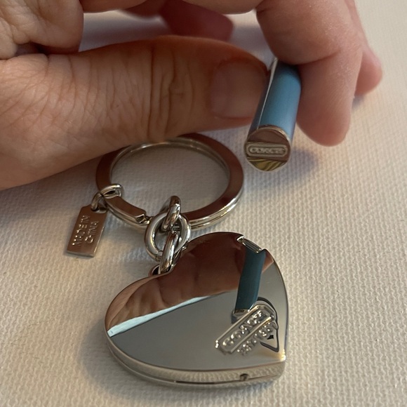 New Coach Heart/ Locket Keychain and Coach Pen with extra ink cartridge - Picture 5 of 9